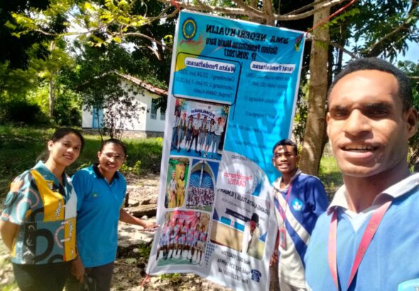 Pengurus OSIS dan guru